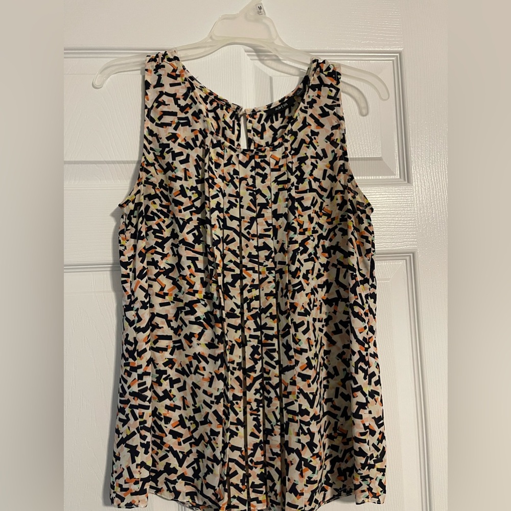 Apt 9 sleeveless blouse. Multi color pleated front. Size medium.